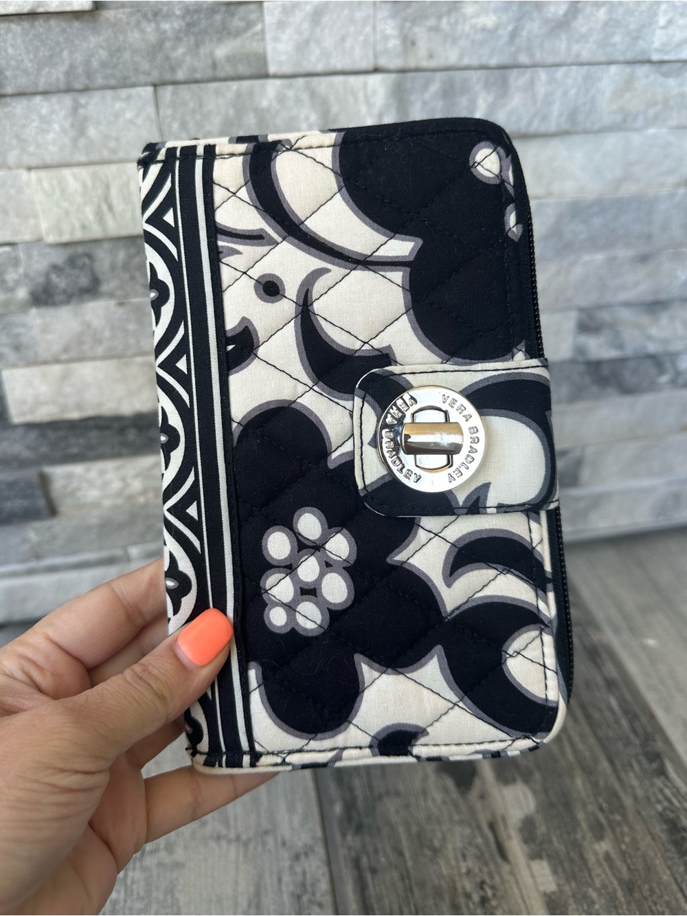 Vera Bradley Turnlock wallet in Night & Day